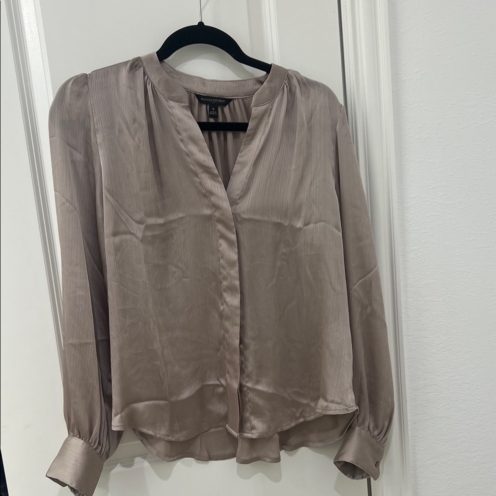 Banana Republic Silky Beige Blouse